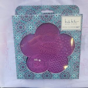 Nicole Miller makeup brush cleansing mat